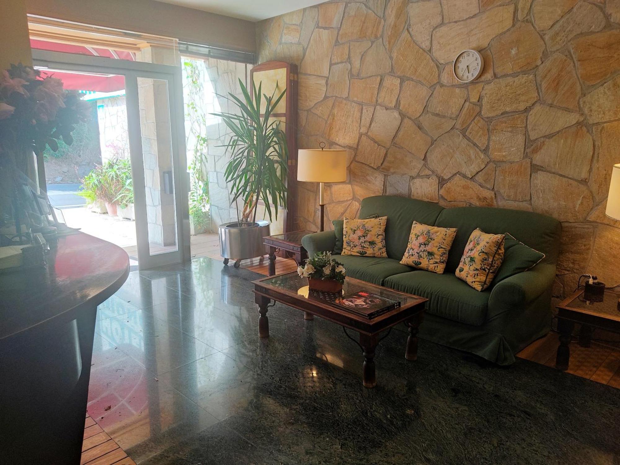 Hotel Suite Miono กาสโตร-อูร์เดียเลส ภายนอก รูปภาพ